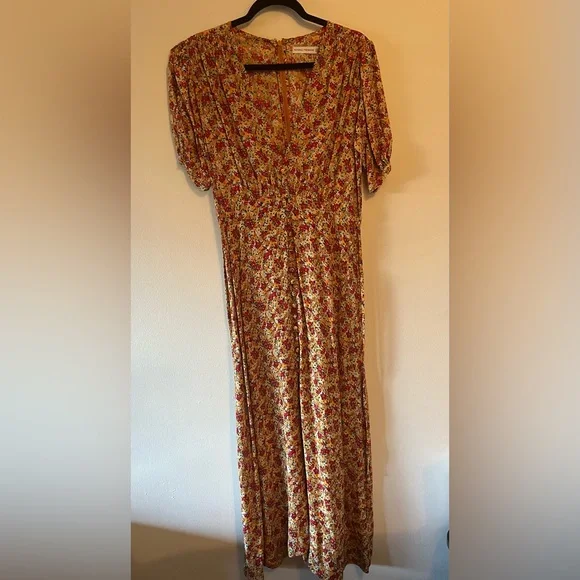 Never worn. Floral dress - Picture 1 of 5